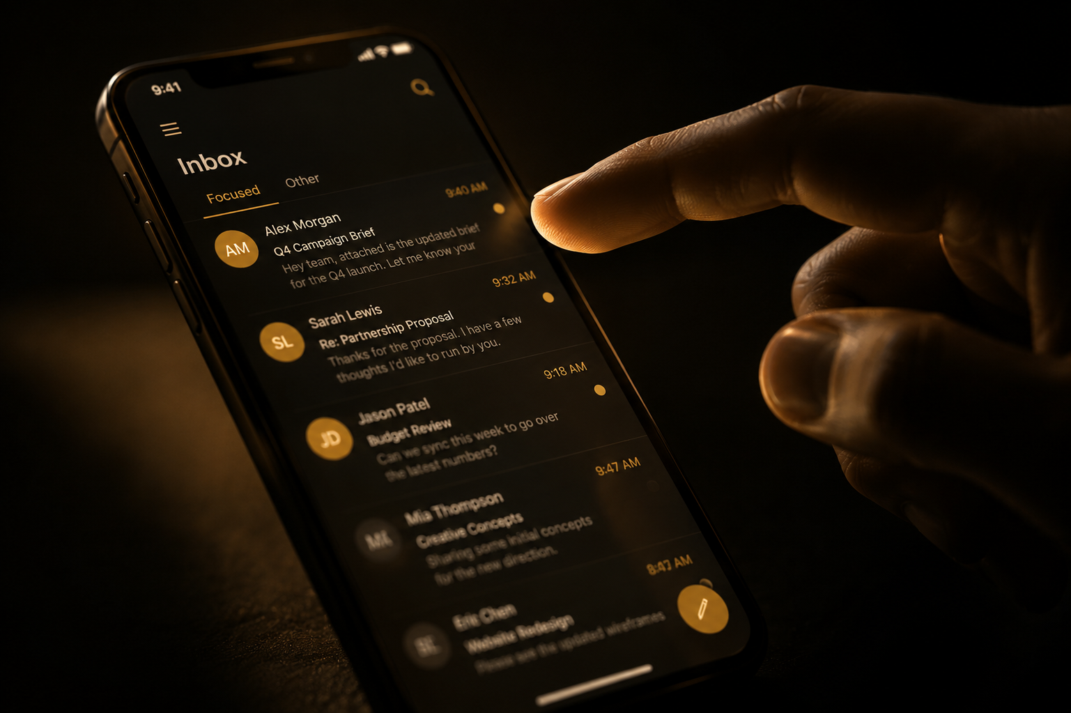 Email inbox notification on a smartphone